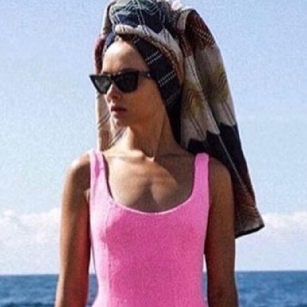 NWT 💖 Hunza G Squareneck bathing suit in bubblegum - Picture 6 of 16